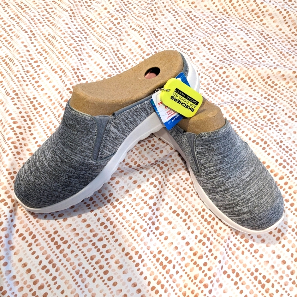 NWOB Sketchers slip ons 8